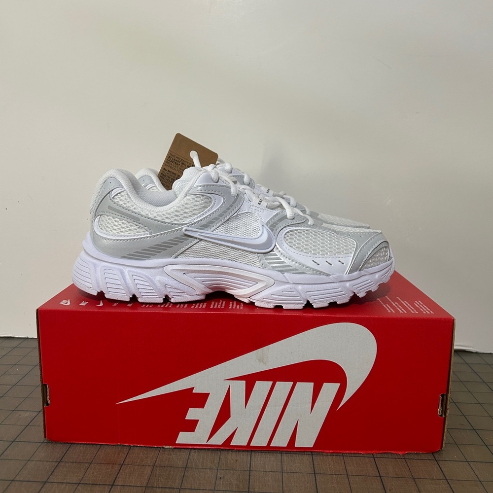 Nike V5 RNR ‘White Black Metallic Silver’ Womens - Picture 3 of 6